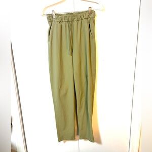EUC Lululemon Stretch High-Rise Jogger Desert Green Size 4 (Soft Woven Fabric)